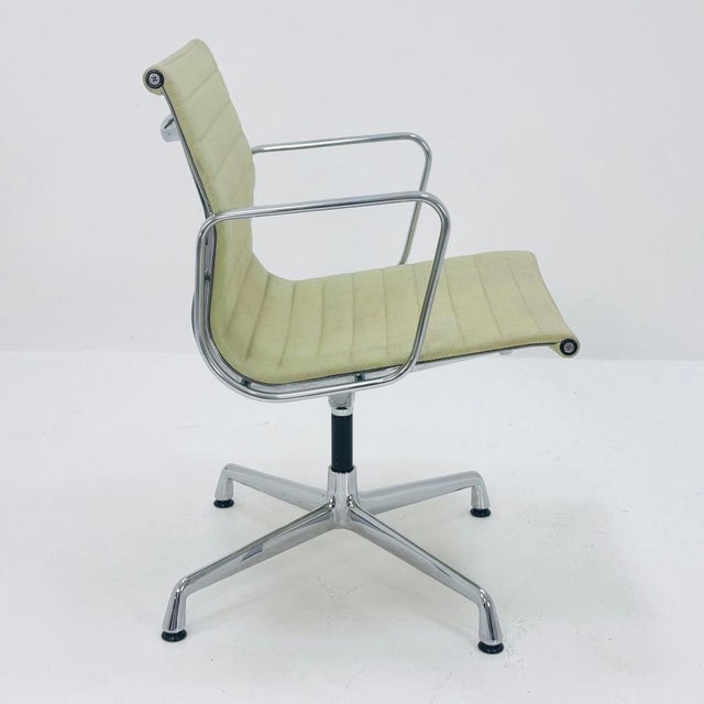 Swivel Office Armchair by Charles & Ray Eames for Herman Miller, 1970s For Sale - Image 6 of 11