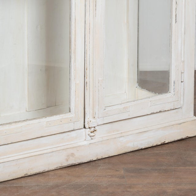 19th-Century French White Painted Oak Bookcase Display Cabinet With Glass Doors For Sale - Image 12 of 14