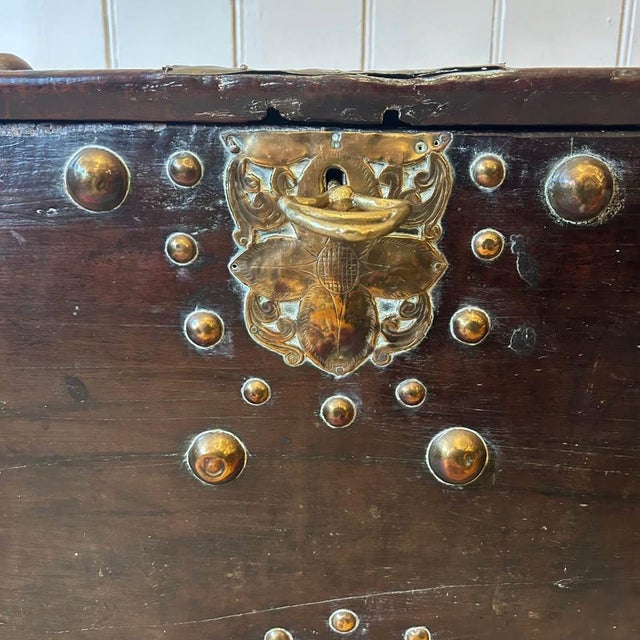 Brown Antique Dutch Chest with Applied Brass Decoration and Key, 1700s For Sale - Image 8 of 11