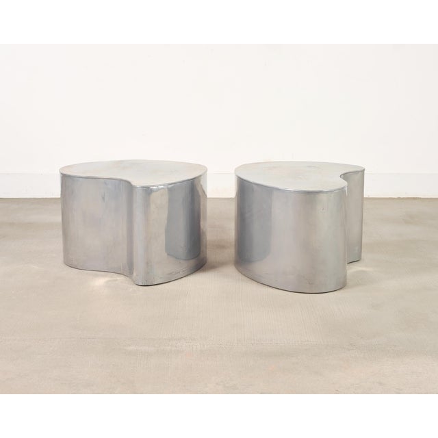 Metal Pair of Mid-Century Chrome Biomorphic Kidney-Form Drinks Tables For Sale - Image 7 of 18