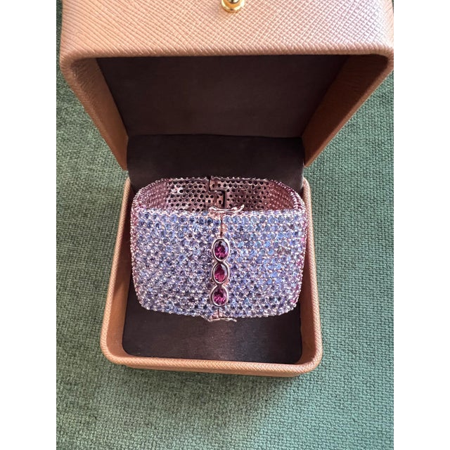 Bochic "Capri" Ruby & Multi Purple Amethyst Bangle Set In 18K Gold & Silver For Sale - Image 17 of 18