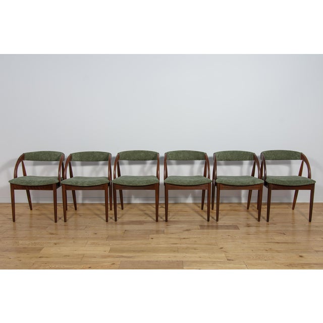 A set of six chairs manufactured in the Danish Orte Mobelfabrik manufacture in the 1960s. Elegant chairs with an...
