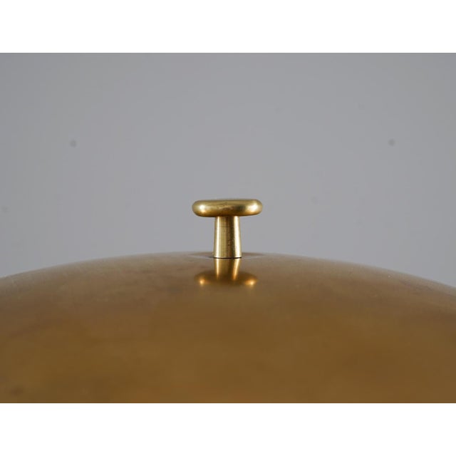 1930s Modern Swedish Brass and Oak Table Lamp attributed to Nordiska Kompaniet Nk, 1930s For Sale - Image 5 of 10