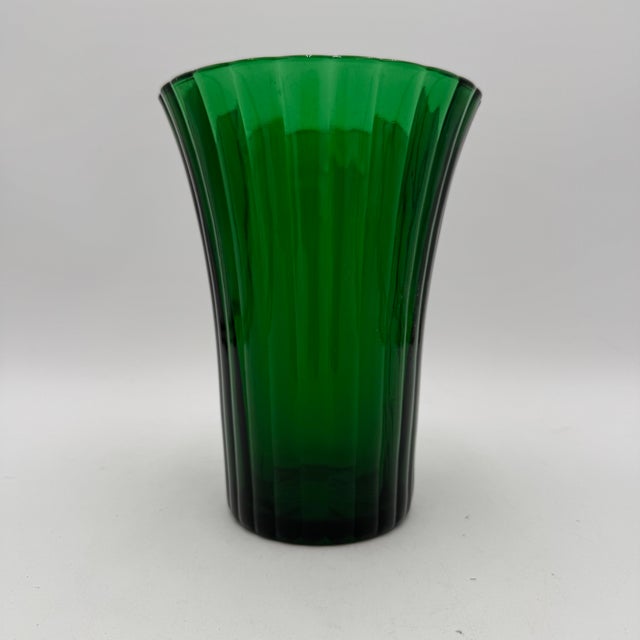 Mid-Century Modern Vintage Emerald Green Ribbed Flared Vase Napco 7.5" Made in Usa 1161 For Sale - Image 3 of 7