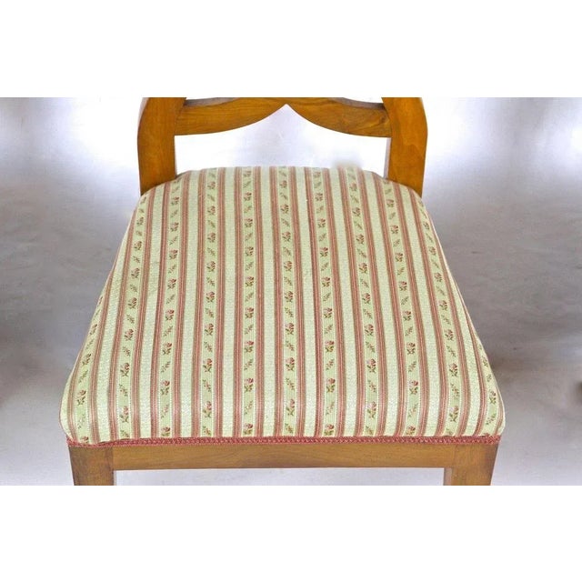 Early 19th Century Biedermeier Nutwood Shovel Dining Chairs, 19th Century, Set of 6 For Sale - Image 5 of 13