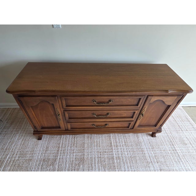 French Provincial Vintage Drexel French Provincial Style Walnut Sideboard, Mid-20th Century For Sale - Image 3 of 10