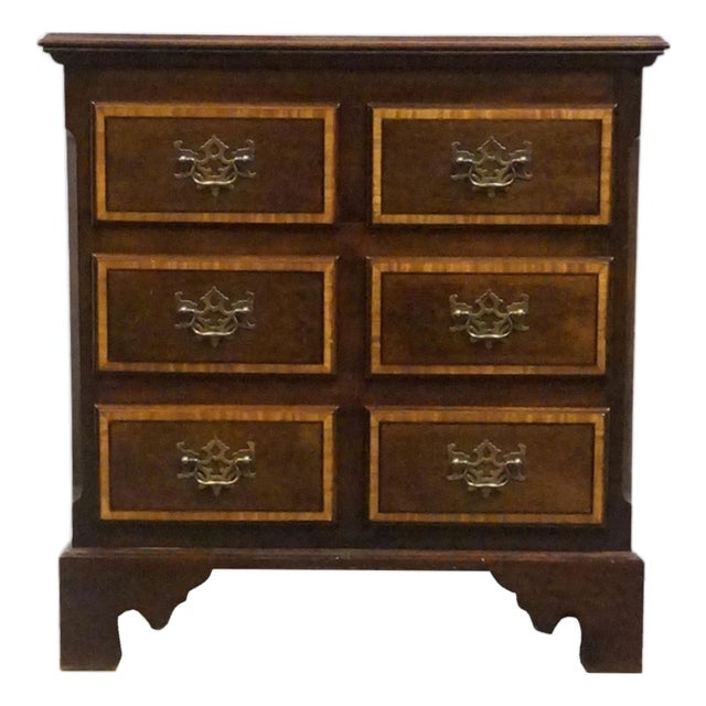 High End Vintage Banded Mahogany Traditional Chippendale Style 30" Nightstand W. Jewelry Storage For Sale