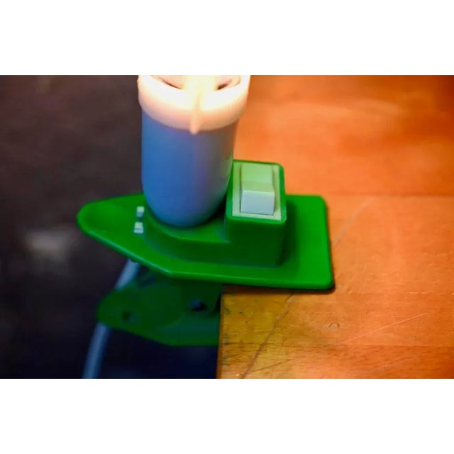 1980s Mushroom Clip Desk Lamp in Green Plastic, France, 1980s For Sale - Image 5 of 8