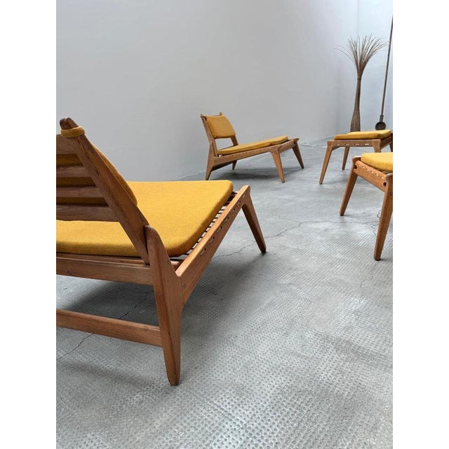 1960s Hunting Lounge Chairs with Ottomans in Oak by Heinz Heger for PGH Annaberg Buchholz, 1960s, Set of 4 For Sale - Image 5 of 10