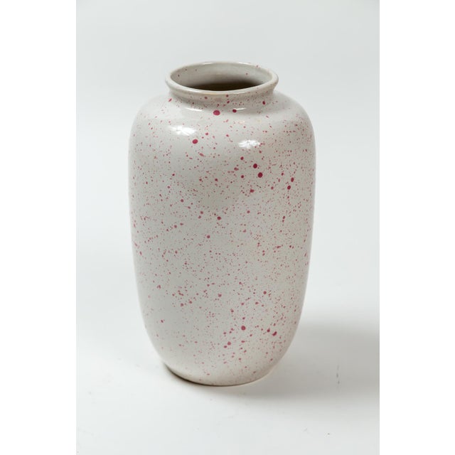 Ceramic Art Pottery Spatterware Vase by Sheila Fournier, England, 20th Century For Sale - Image 7 of 9