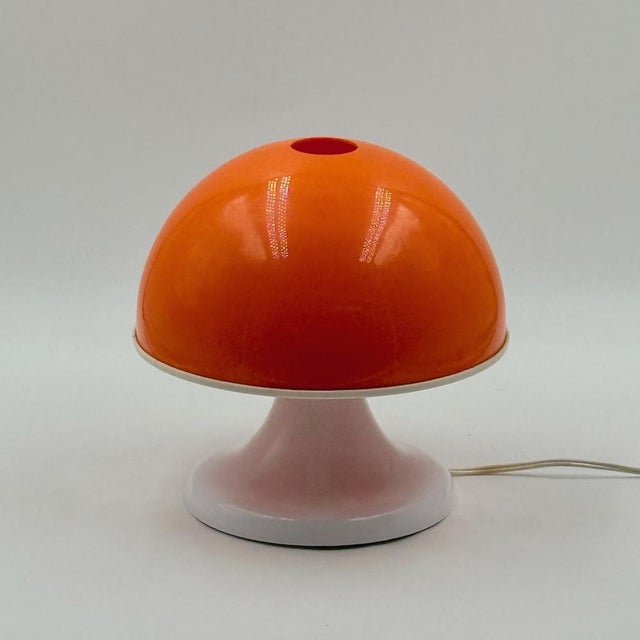 Orange Italian Space Age Mushroom Table Lamp in Orange and White Plastic, 1970s For Sale - Image 8 of 11
