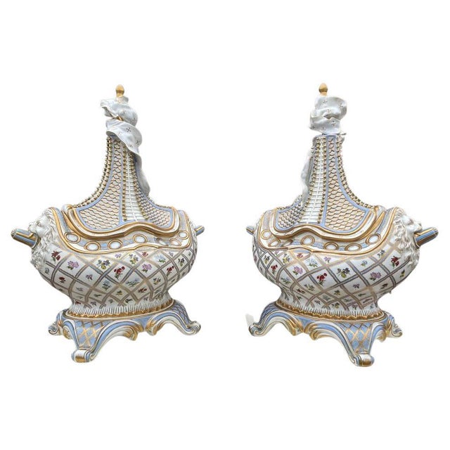 20th Century Vaisseau à Mât Ship Vase and Cover from Meissen, Set of 2 For Sale - Image 12 of 12