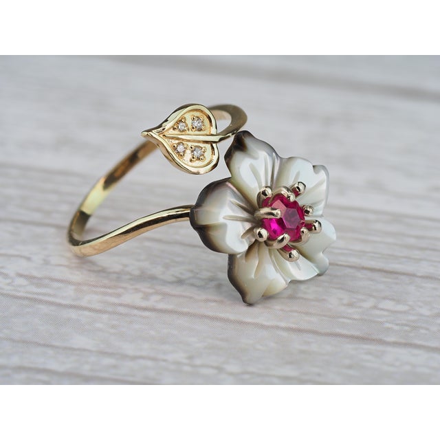 Carved Flower 14k ring with gemstones Lab ruby ring in 14k gold. Carved mother of pearl flower ring. Flower gold ring....
