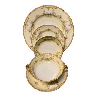 1950s Meito Garland Floral Scroll in Cream Place Setting- 5 Pieces For Sale