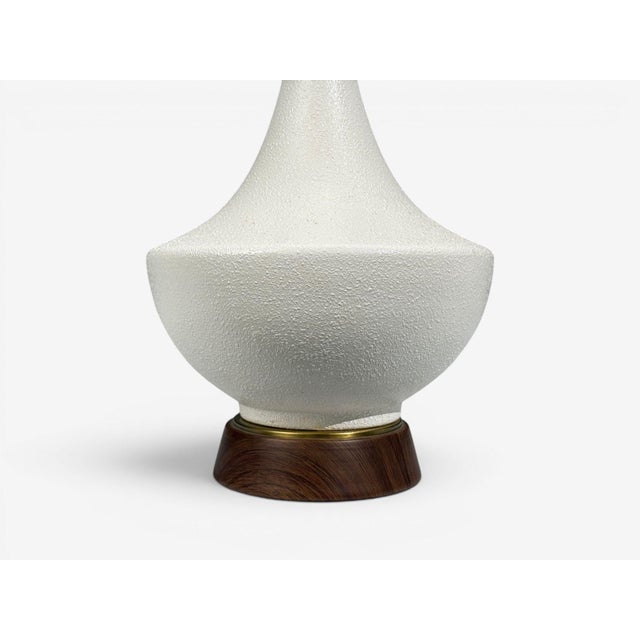 Wood 1950s American Modern, Large Table Lamps, Porcelain, Walnut, Brass For Sale - Image 7 of 12