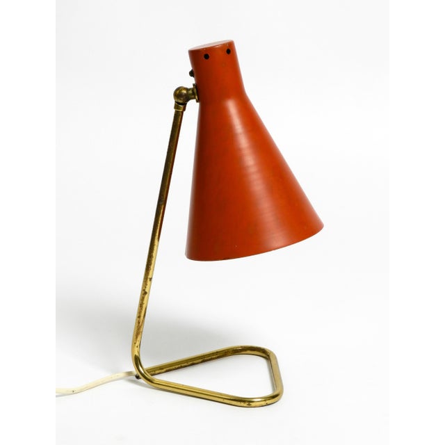 Large Mid-Century Modern Brass Table Lamp with Brick Red Shade, 1950s For Sale - Image 4 of 18