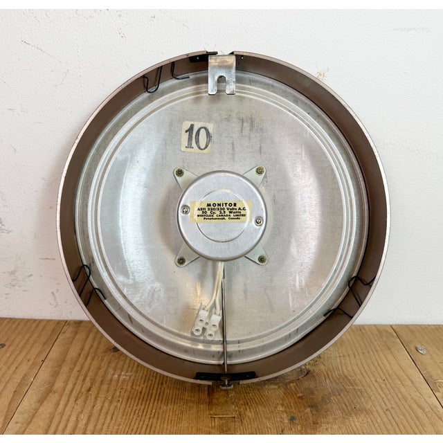 Industrial Brown Electric Station Wall Clock from Westclox, 1960s For Sale - Image 18 of 18