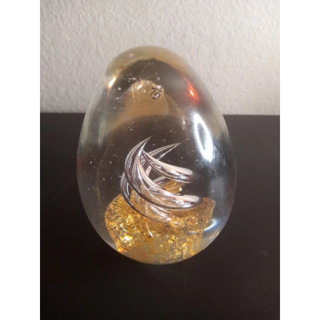 1960s Dynasty Gallery Heirloom Collectible Art Glass Paper Weight For Sale - Image 4 of 5