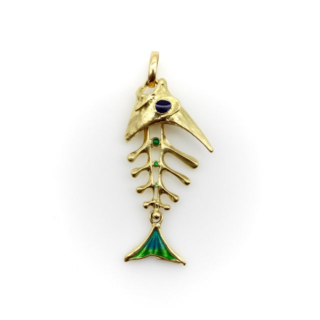 Modern 1960s 18k Gold Articulated Fishbone Skeleton Pendant With Enamel by UnoAErre For Sale - Image 3 of 11