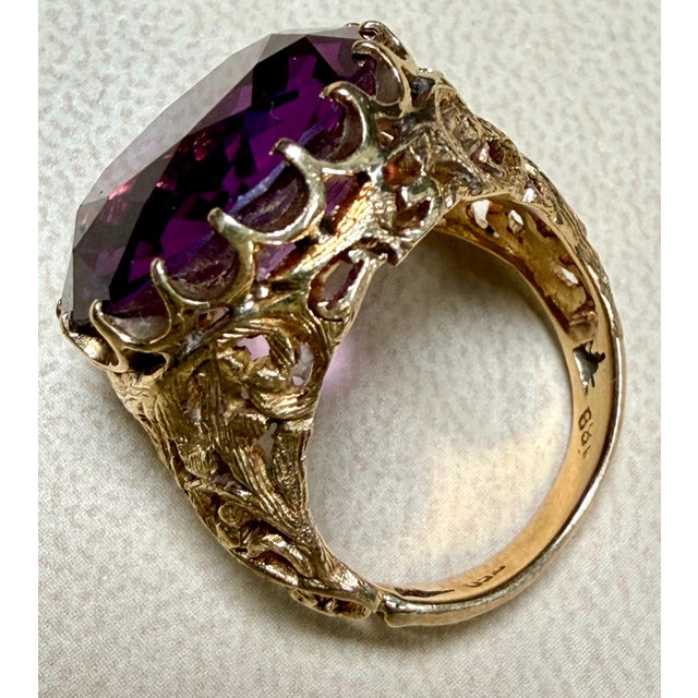 Purple 15 Carat Round Amethyst Cocktail Ring in 18 Karat Yellow Gold, 13.4 Gm For Sale - Image 8 of 8