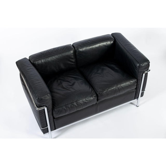 Mid-Century Modern Authentic Cassina Lc2 Black Leather Two-Seat Sofa by Le Corbusier 1994 For Sale - Image 3 of 17