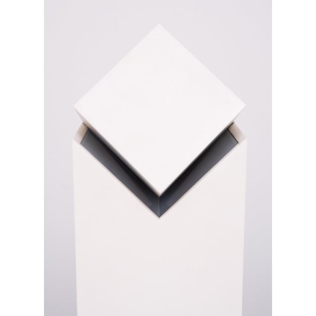 White Modern Hand-Crafted Synthetic Table Lamp by Marus van der Made, Netherlands, 1980s For Sale - Image 8 of 12