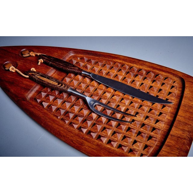 Japanese Teardrop Carving Board with Stainless Steel Cutlery, 1960sood For Sale - Image 3 of 10