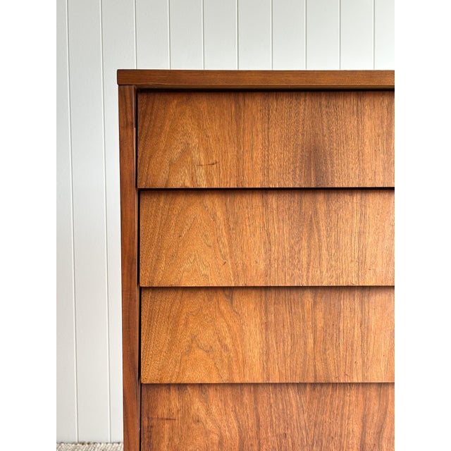 Wood Vintage Mid Century Modern Walnut Chest of Drawers For Sale - Image 7 of 17