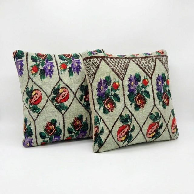 Mid-Century Modern Turkish Wool Kilim Pillow Cover 19'' X 19'' - Set of Two For Sale - Image 3 of 4