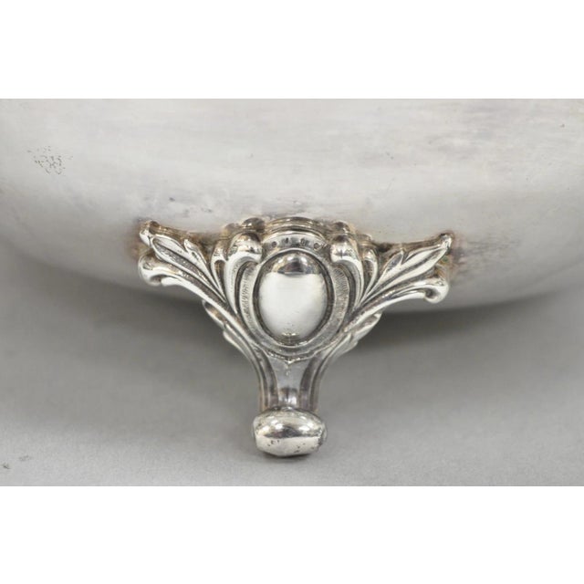 Mid 20th Century Vintage Victorian Webster Wilcox "Rochelle" Silver Plated Round Covered Serving Bowl Dish For Sale - Image 5 of 15