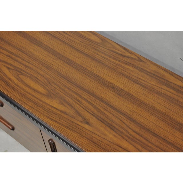 Vintage Mid Century Modern Faux Rosewood Laminate Steel Metal Credenza Cabinet For Sale In Philadelphia - Image 6 of 17