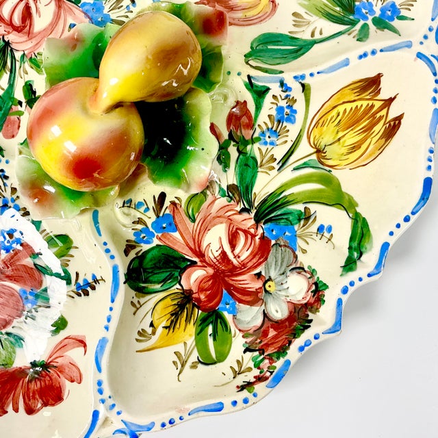 Rose 1960s Vintage Majolica Italian Nove Rose Boho Chic Oval Divided Serving Platter With Trompe L’Oeil Peaches Handle For Sale - Image 8 of 14