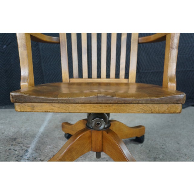 Antique 1920s Arts & Crafts Oak Bankers Desk Swivel Office Arm Chair For Sale - Image 10 of 18