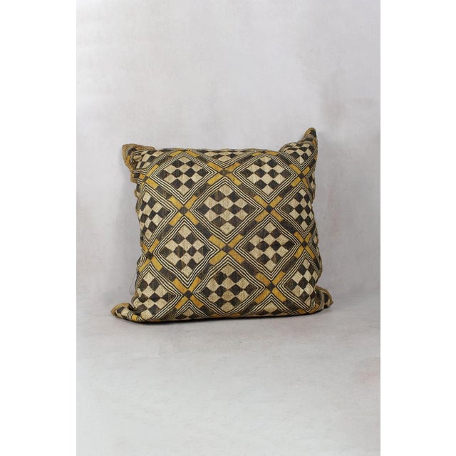 Vintage Showa Cloth Cushion For Sale - Image 5 of 5