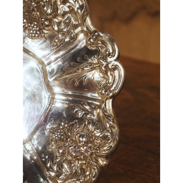 American Pair of Scalloped Sterling Silver Platters With Repousse Fruit Motifs For Sale - Image 3 of 13