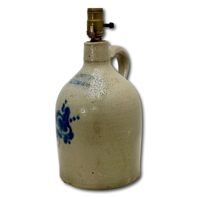Antique 1870s American Peabody Massachusetts Blue Decorated 1 Gallon Stoneware Jug - Table Lamp Base Conversion For Sale - Image 10 of 18