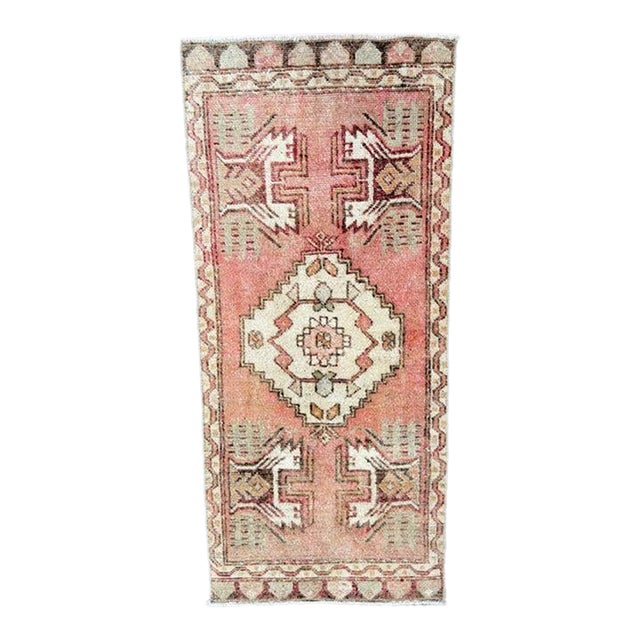 Turkish Yastik Rug 1'6" x 3'4" For Sale