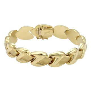 Mid 20th Century Z Shape 14k Yellow Gold Fancy Textured Link Bracelet For Sale