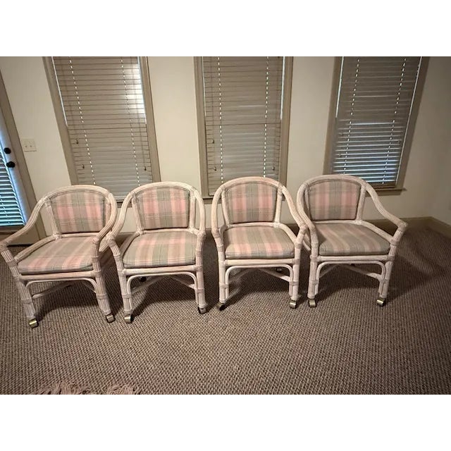 Wood 1980s Rattan Dining Table W/4 Rolling Chairs - Set of 6 For Sale - Image 7 of 16