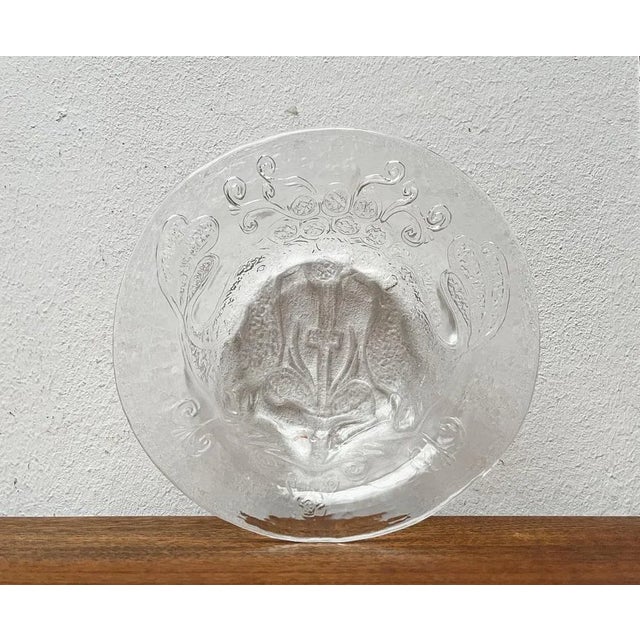 Glass Mid-Century Swedish Glass Bowl with Bird Design from Kosta Boda, 1960s For Sale - Image 7 of 11