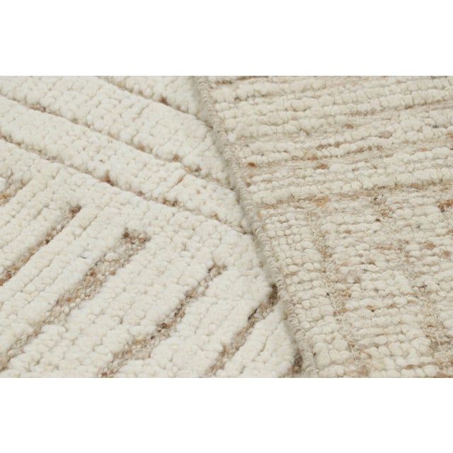 Textile Rug & Kilim’s Contemporary Rug in White With High-Low Geometric Patterns For Sale - Image 7 of 7