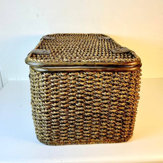 1980s Vintage Boho Chic Arts & Crafts Coastal Large Woven Jute Wicker & Bentwood Storage Lidded Basket For Sale - Image 14 of 18