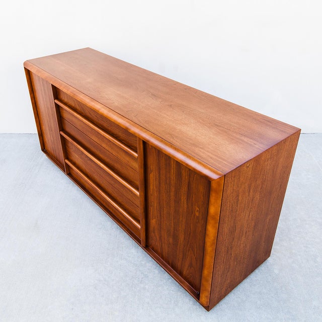 Widdicomb Restored Mid Century Modern Walnut Sideboard by Robsjohn-Gibbings for Widdicomb For Sale - Image 4 of 16