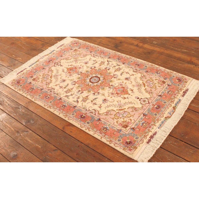 Middle Eastern Rug in Wool For Sale - Image 4 of 9