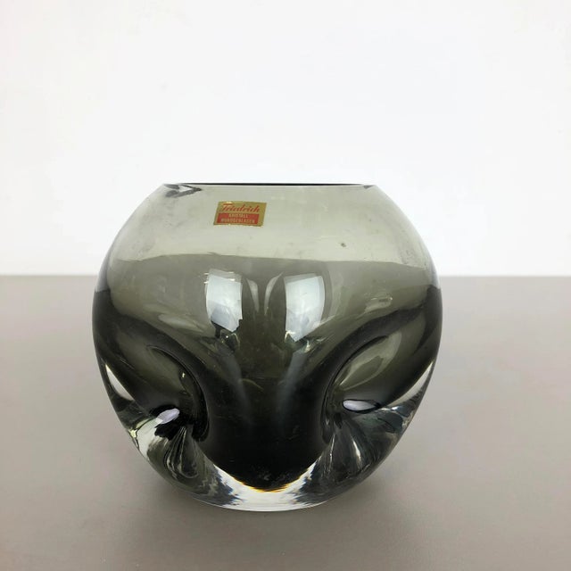 1970s Cubic Green Handblown Crystal Glass Vase from Friedrich Kristall, Germany, 1970s For Sale - Image 5 of 13