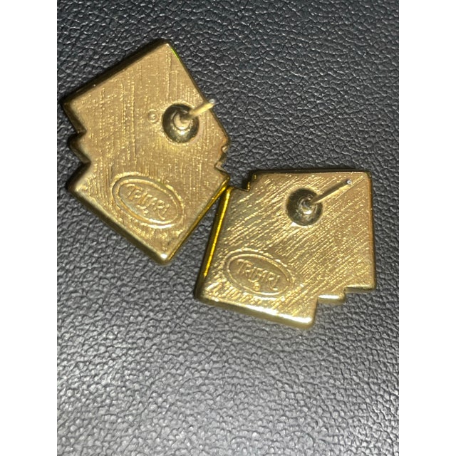 1980s Vintage 1980s–1990s Trifari Black Enamel & Gold-Tone Geometric Bead Demi-Parure For Sale - Image 5 of 7