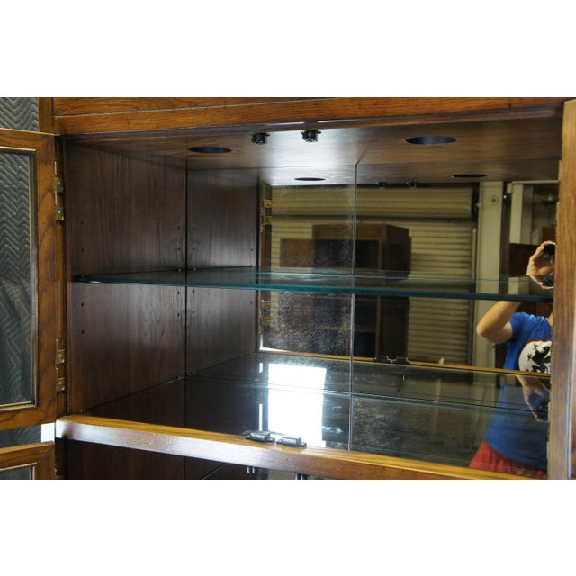 Wood Late 20th Century Henredon Scene One Oak Campaign Curio Display Cabinet Library Bookcase 84" For Sale - Image 7 of 10