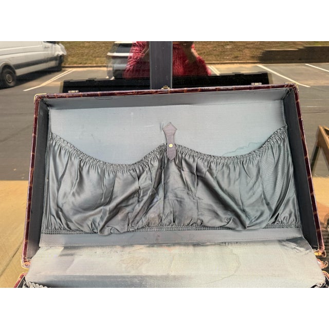 Mid-Century Crocodile Leather Suitcase Luggage Londonier London Leather Shoppe For Sale In Atlanta - Image 6 of 7
