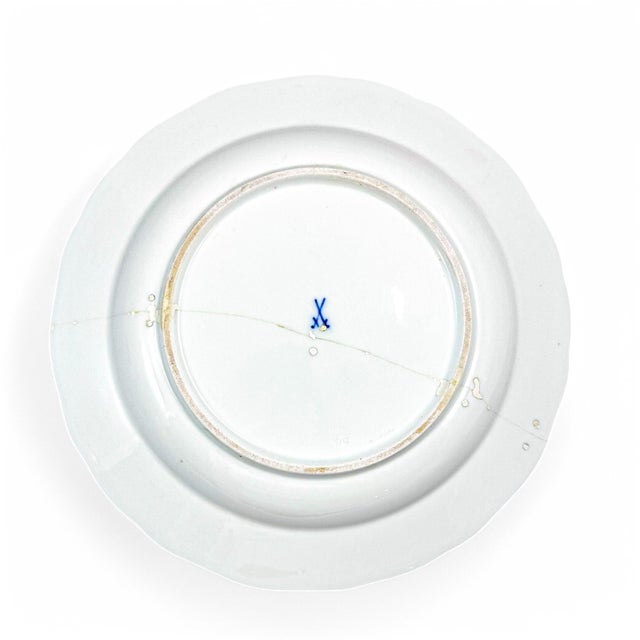 Meissen Porcelain Plates with Streublumen Decoration, Germany, 1880s, Set of 3 For Sale - Image 16 of 18
