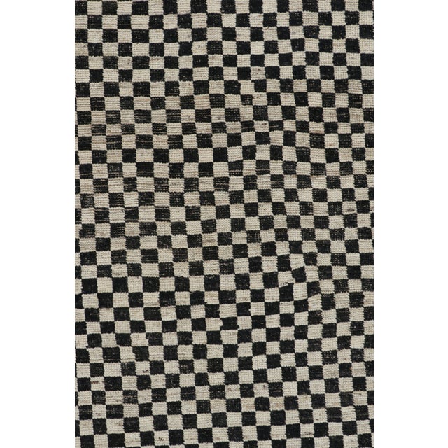 Contemporary Rug & Kilim’s Contemporary Rug in Black and White Checkerboard Geometric Pattern For Sale - Image 3 of 8
